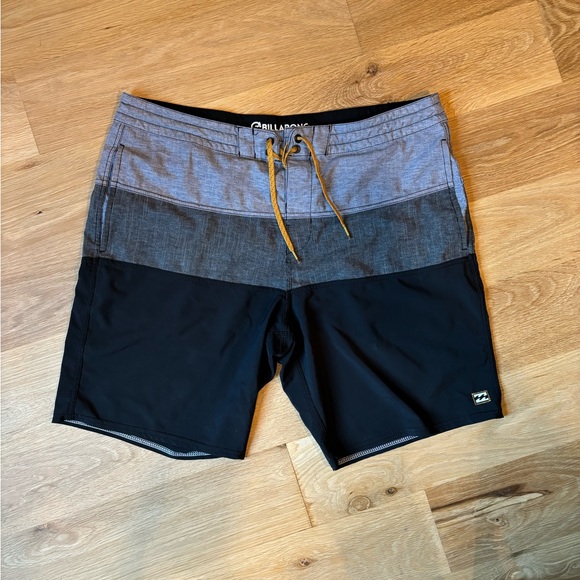 Men’s Billabong Swim Trunks - Picture 7 of 11
